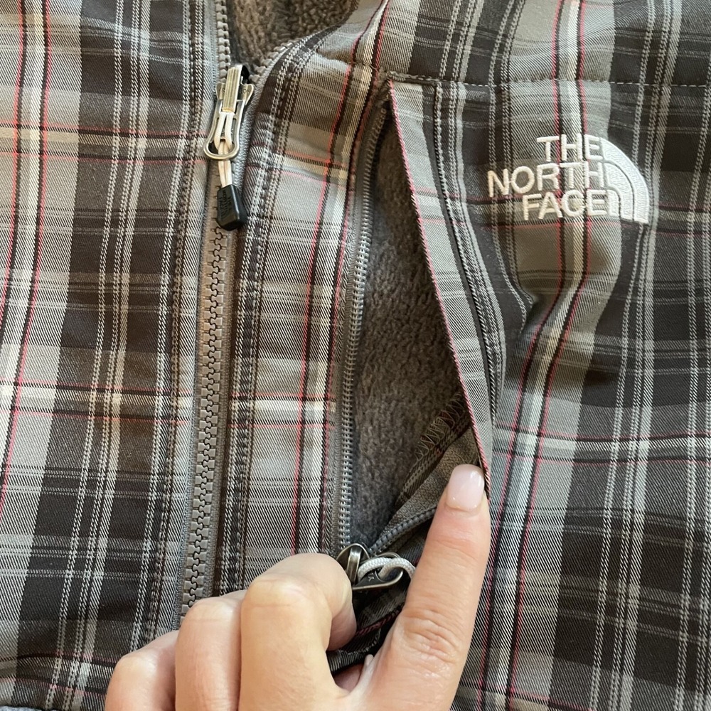 The North Face Gray Plaid Ski Jacket - Picture 5 of 16